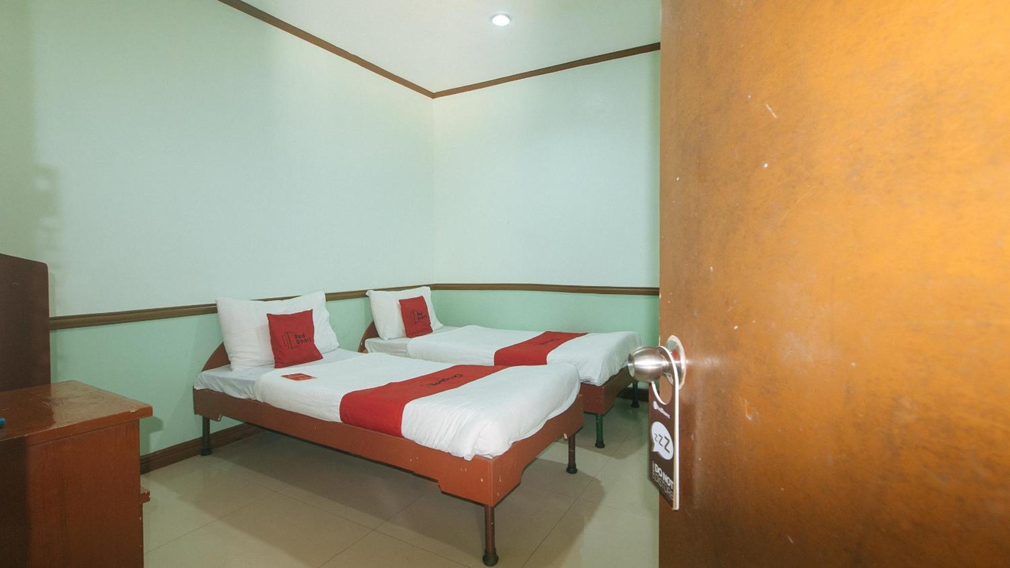 Reddoorz At Maanyag Pension House Mandaue Себу Экстерьер фото