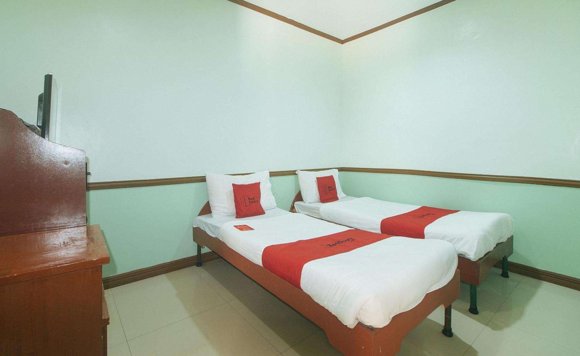 Reddoorz At Maanyag Pension House Mandaue Себу Экстерьер фото