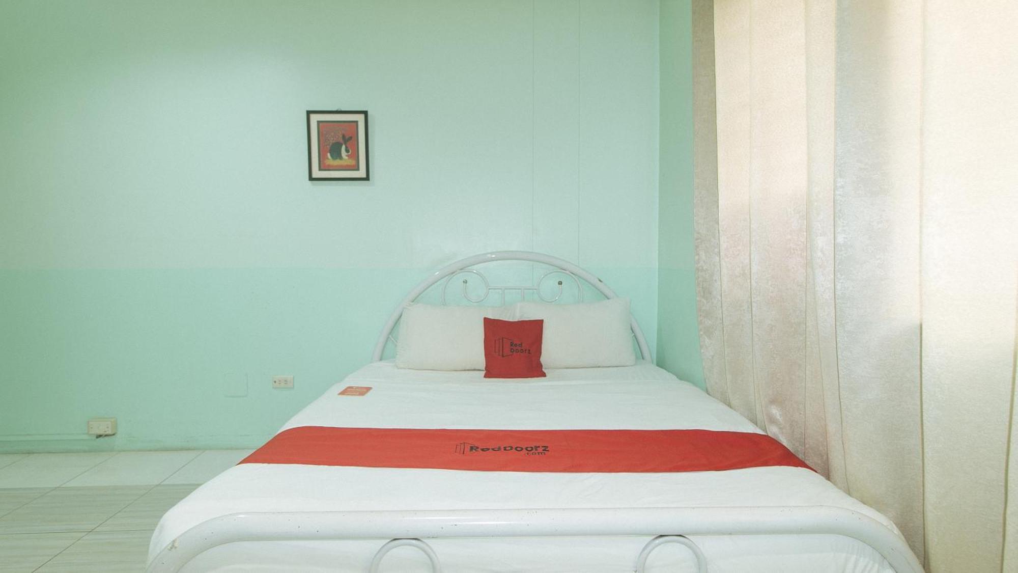 Reddoorz At Maanyag Pension House Mandaue Себу Экстерьер фото