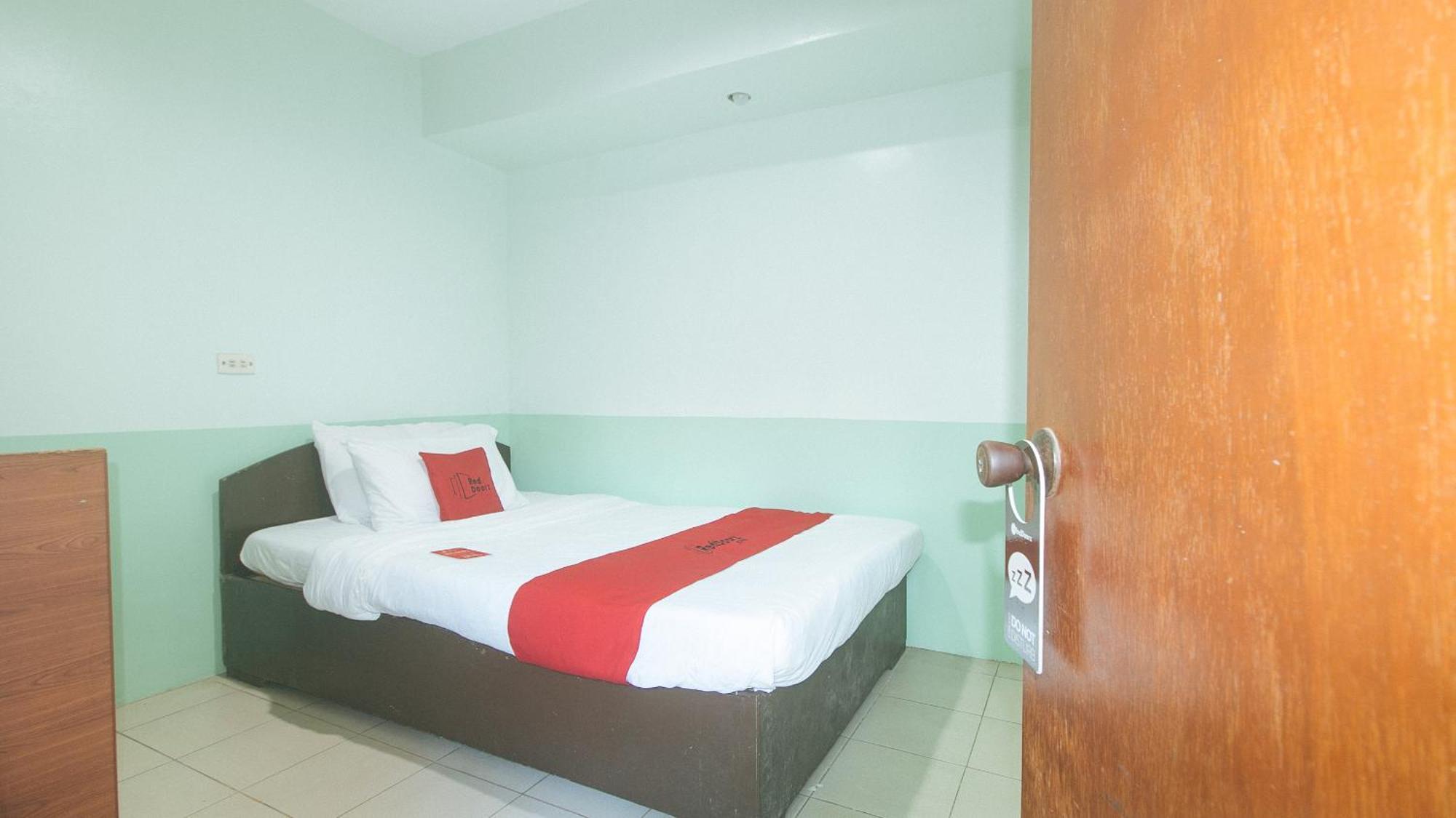Reddoorz At Maanyag Pension House Mandaue Себу Экстерьер фото
