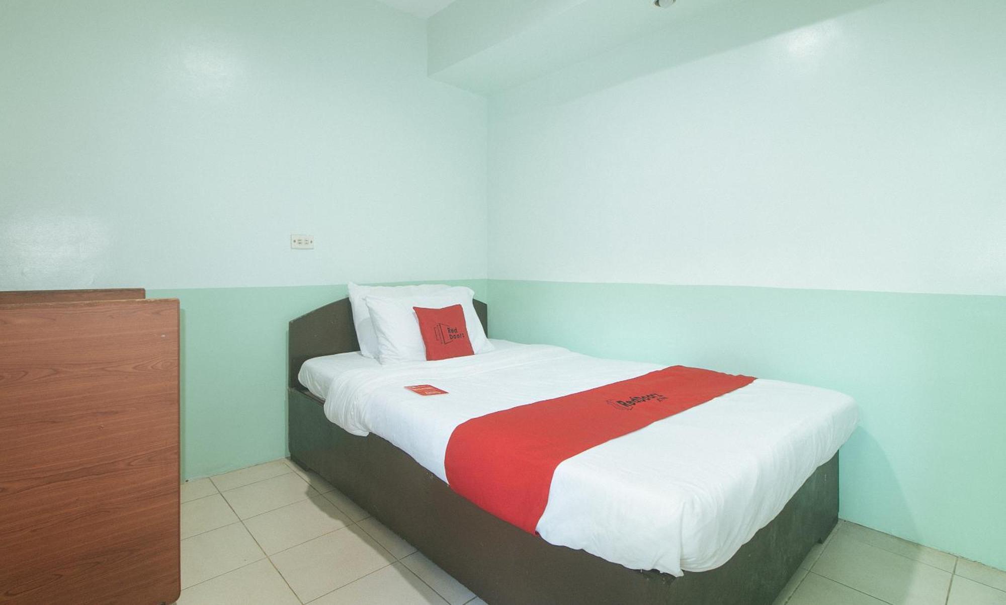 Reddoorz At Maanyag Pension House Mandaue Себу Экстерьер фото
